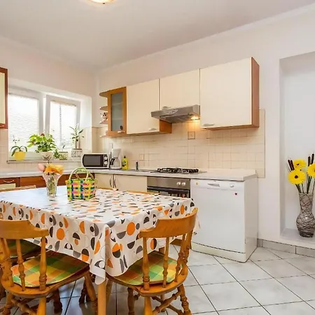 Ana Apartment