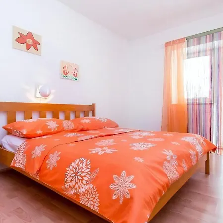 Apartment Ana *